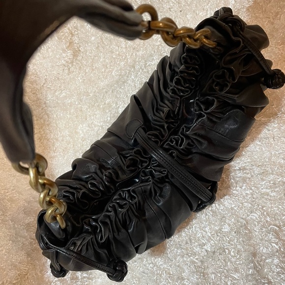 Vintage Like New BcbgMaxAzria Genuine Leather black shoulder bag pleated medium - Picture 5 of 13